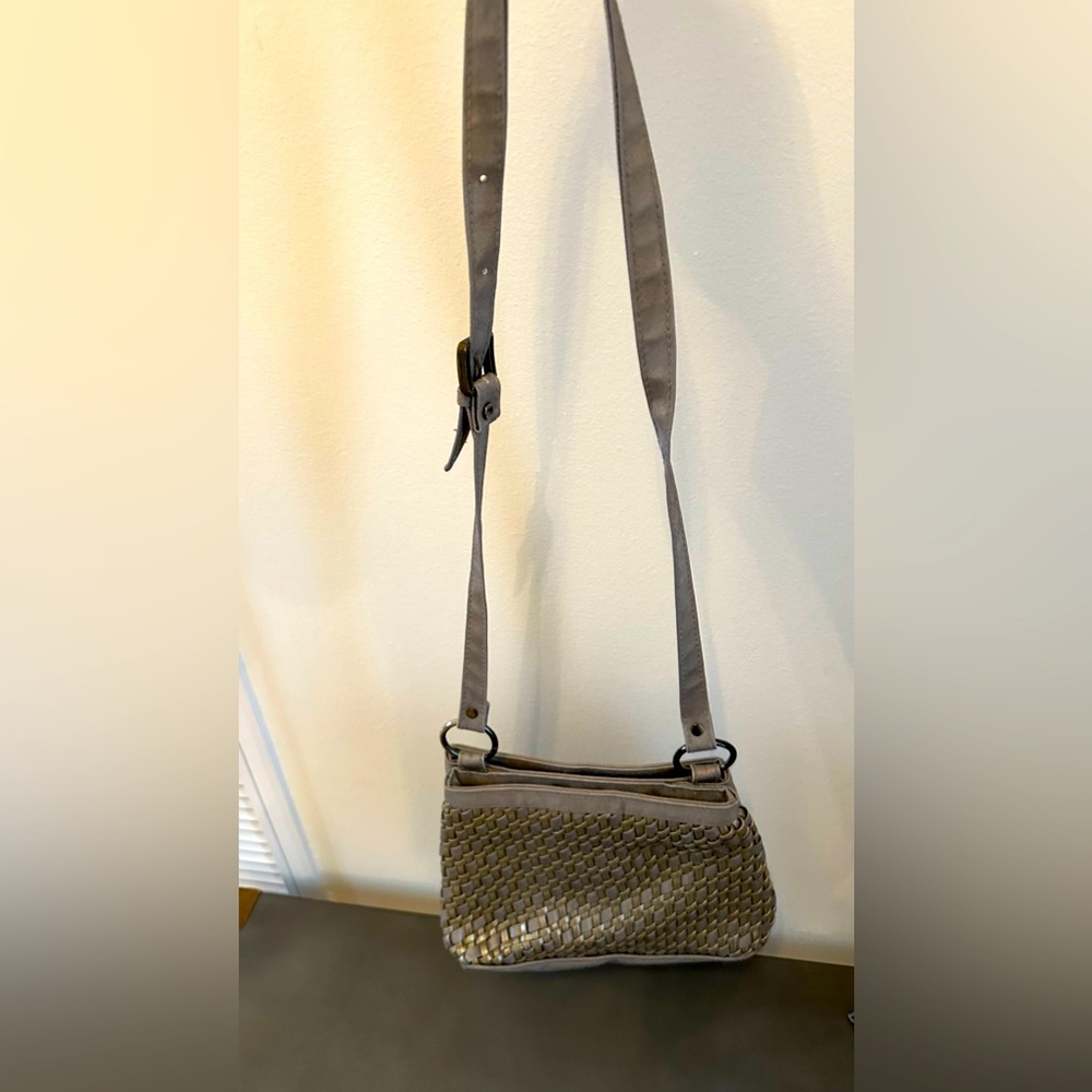 Tianni Metallic silver purse great condition